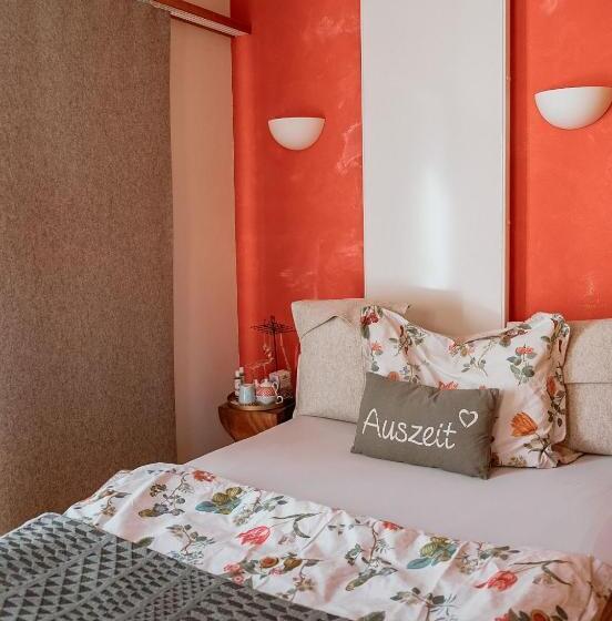 Отель Bayerischer Hof Spalt