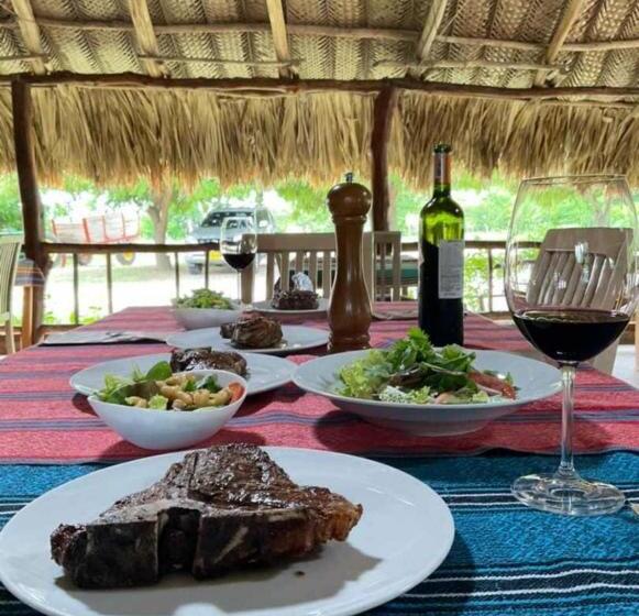 Hotel Brisas De Neguanje