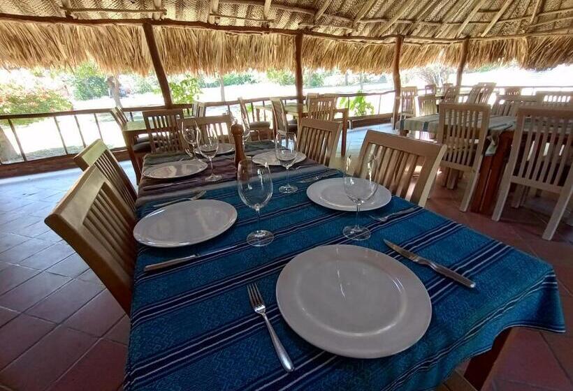 Hotel Brisas De Neguanje