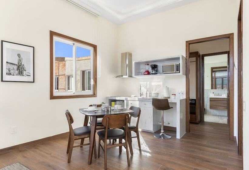 هتل Casa Herrmann Suites