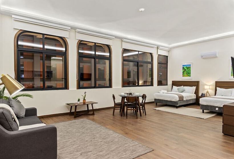 هتل Casa Herrmann Suites