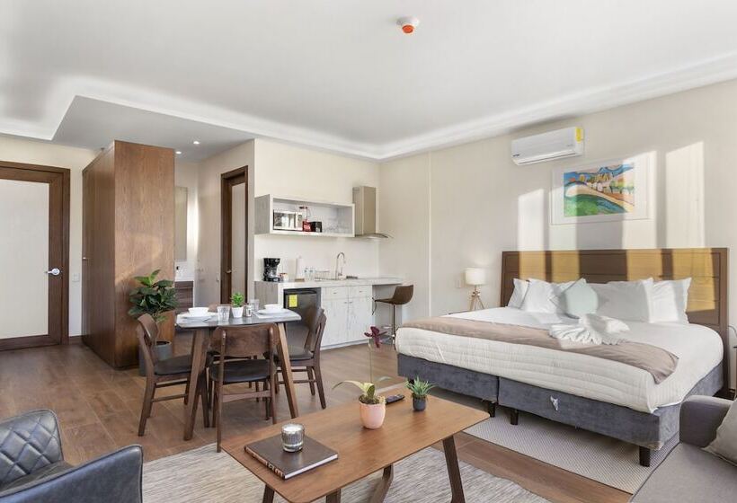 هتل Casa Herrmann Suites