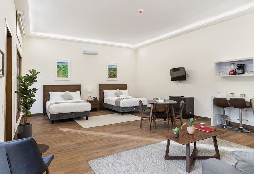 هتل Casa Herrmann Suites