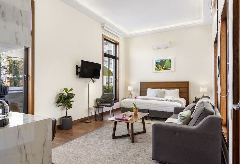 هتل Casa Herrmann Suites