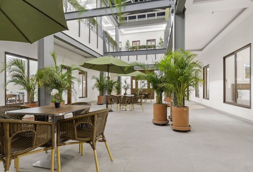 هتل Casa Herrmann Suites