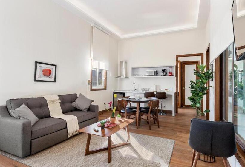 هتل Casa Herrmann Suites