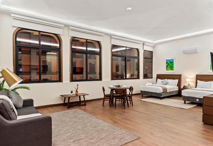 هتل Casa Herrmann Suites