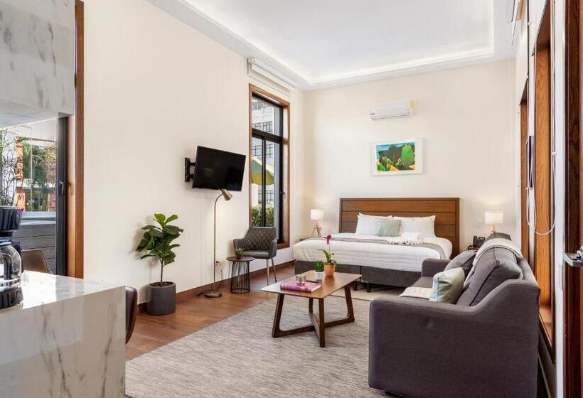 هتل Casa Herrmann Suites