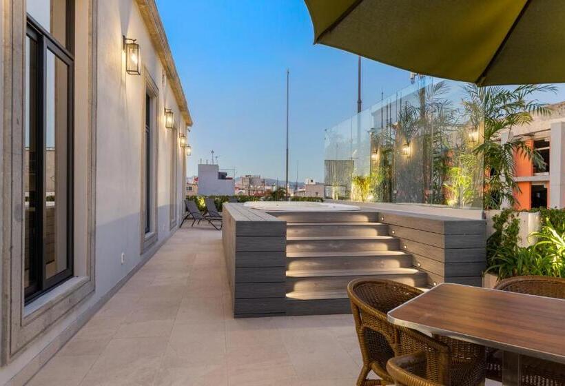 هتل Casa Herrmann Suites