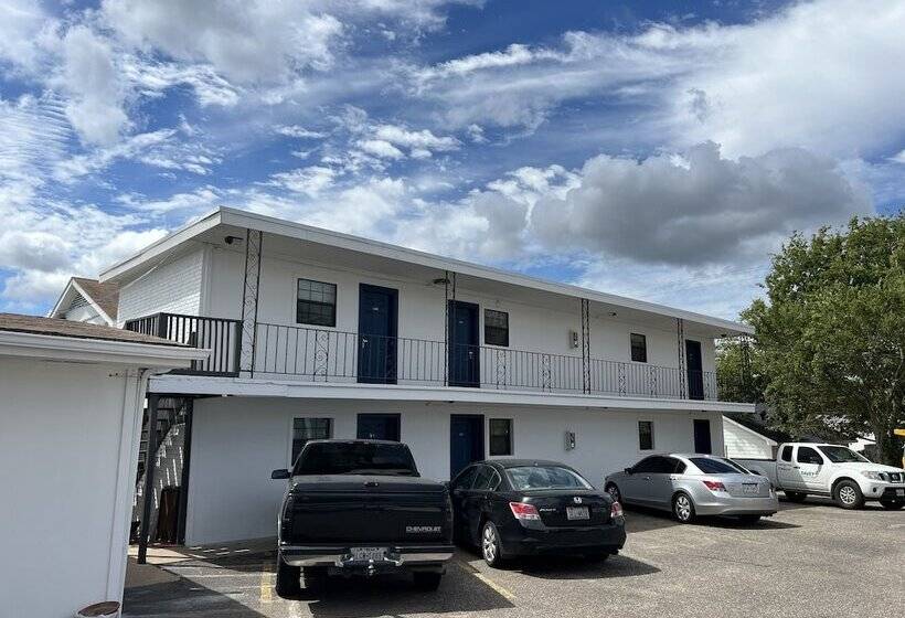 Отель Country Inn Giddings