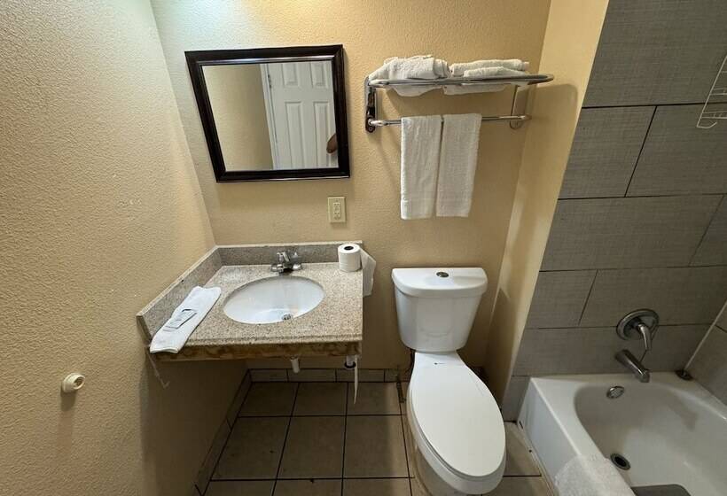 Отель Country Inn Giddings