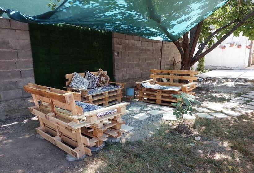 هتل کپسول Abs Guest House Osh