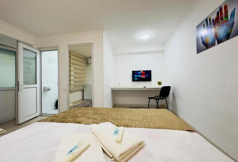 هتل کپسول Abs Guest House Osh