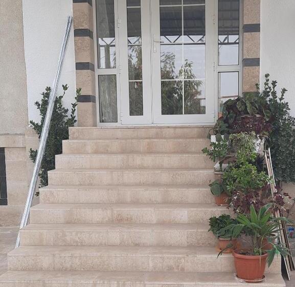 هتل کپسول Abs Guest House Osh