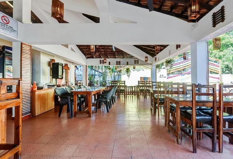 Отель Flagship Colva Beachside Resort