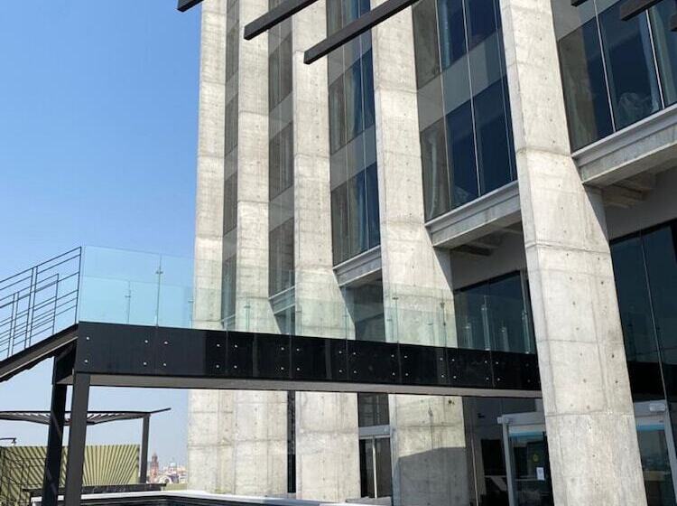 בית מלון כפרי Galeria Plaza Monterrey