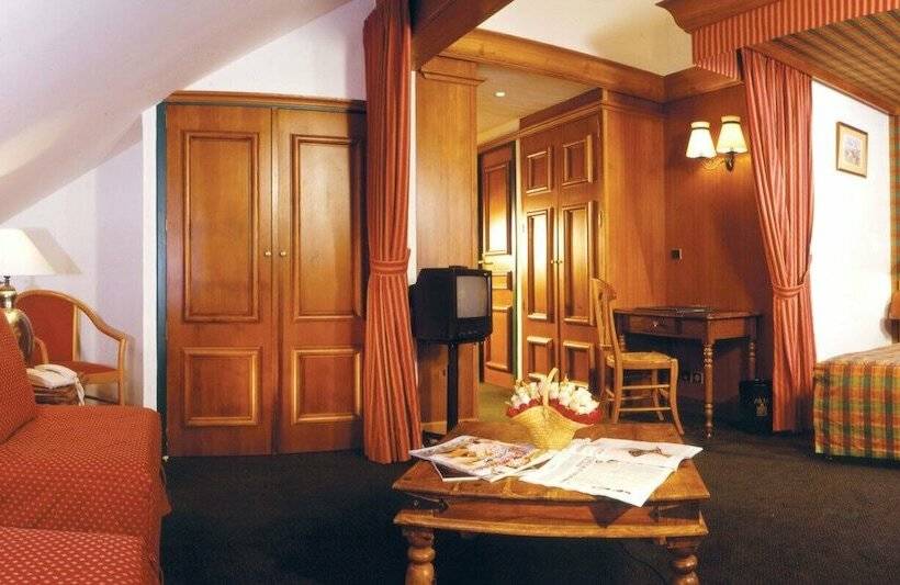 Отель Hôtel Alba