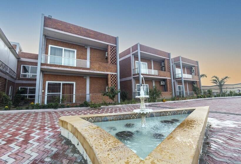 ホテル Innbox Farmstay   Rajpura Punjab
