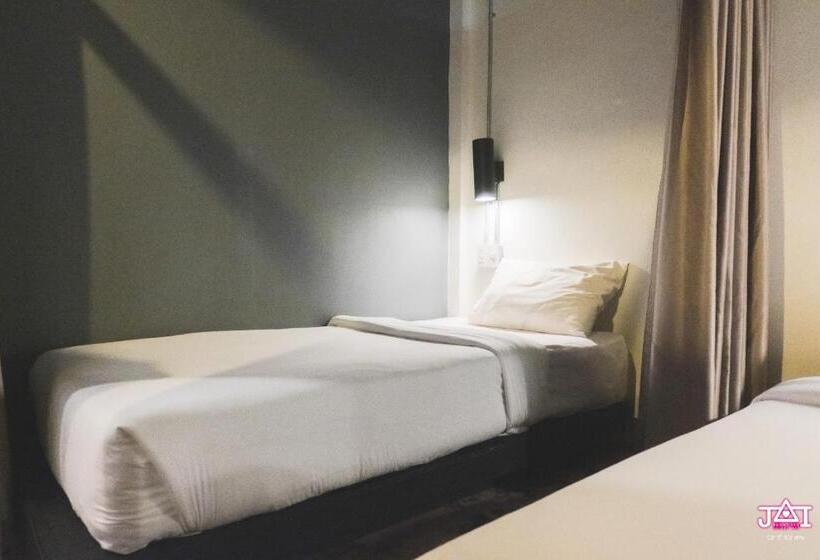 בית מלון כפרי Jai Bed And Cafe