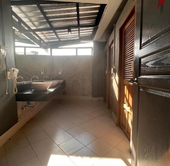 בית מלון כפרי Jai Bed And Cafe