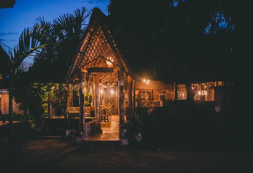 호텔 Kilimanjaro Scenic Lodge