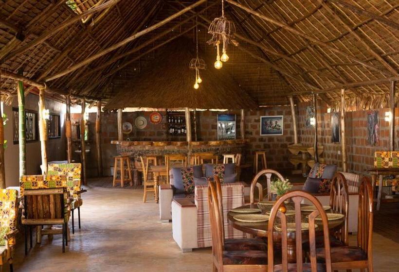 호텔 Kilimanjaro Scenic Lodge