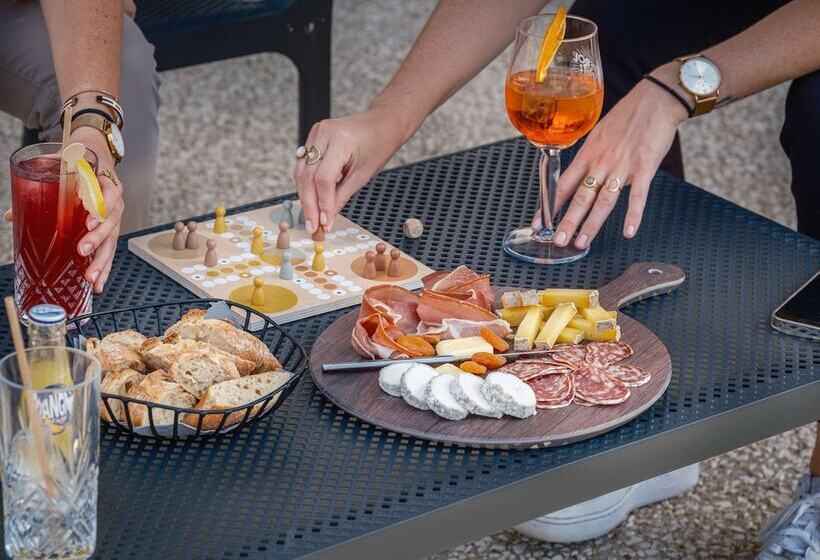 فندق Kyriad Tours Sud  Ballan Mire