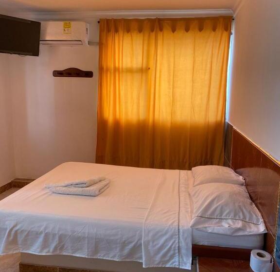 Отель Los Pinos Neiva