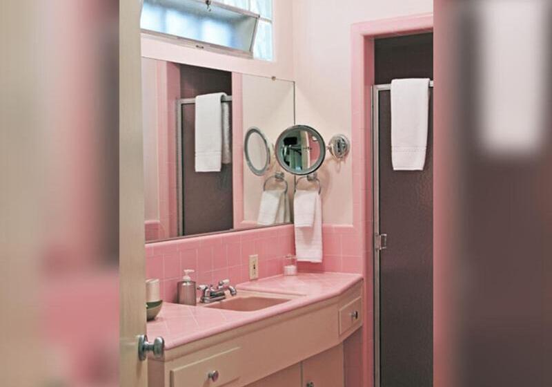 هتل Orbit In 21 And Over