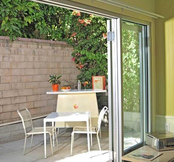 هتل Orbit In 21 And Over