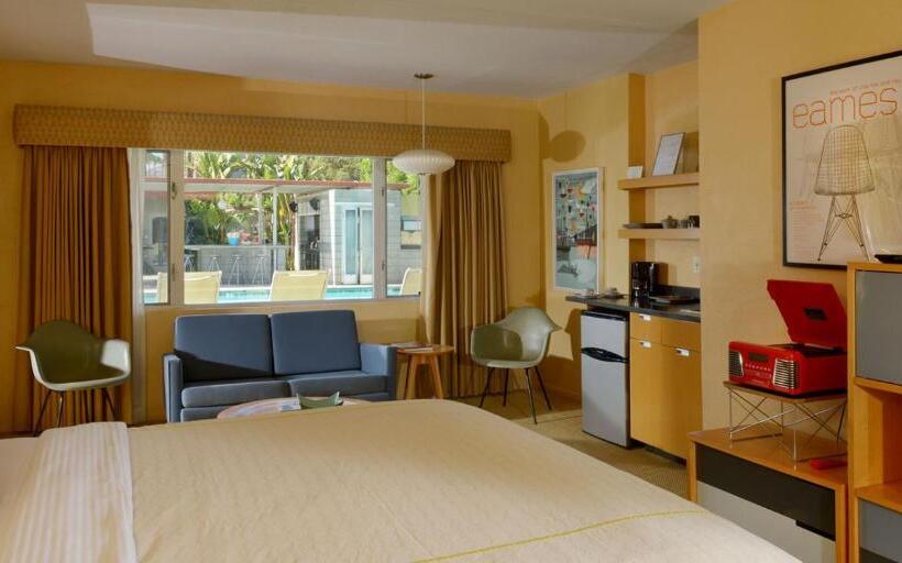 هتل Orbit In 21 And Over