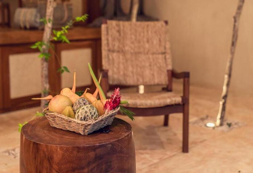 هتل Oriundo Luxury Nature Villas