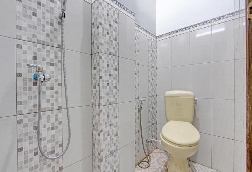 فندق Oyo 91960 Fariza House Syariah