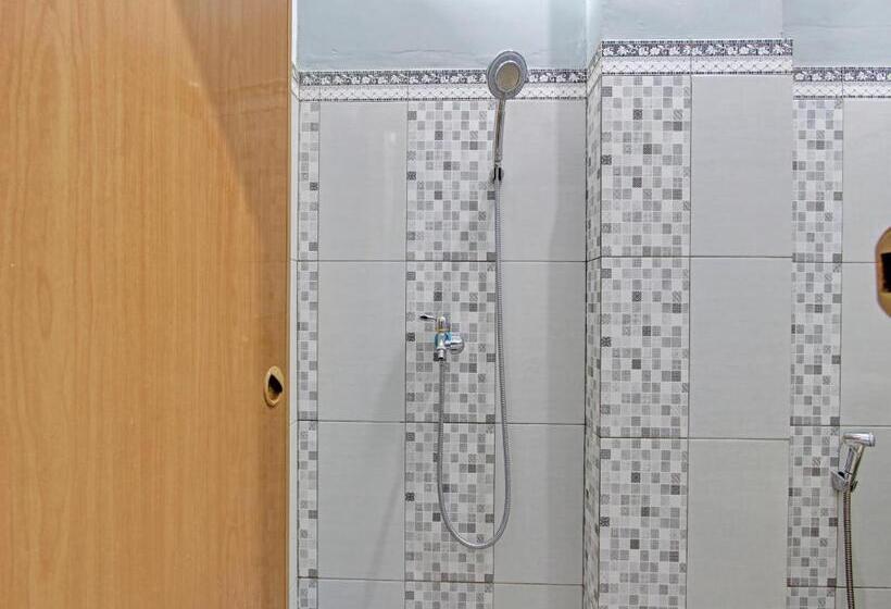 فندق Oyo 91960 Fariza House Syariah