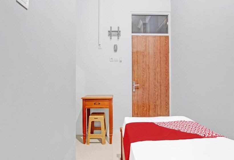 فندق Oyo 91960 Fariza House Syariah