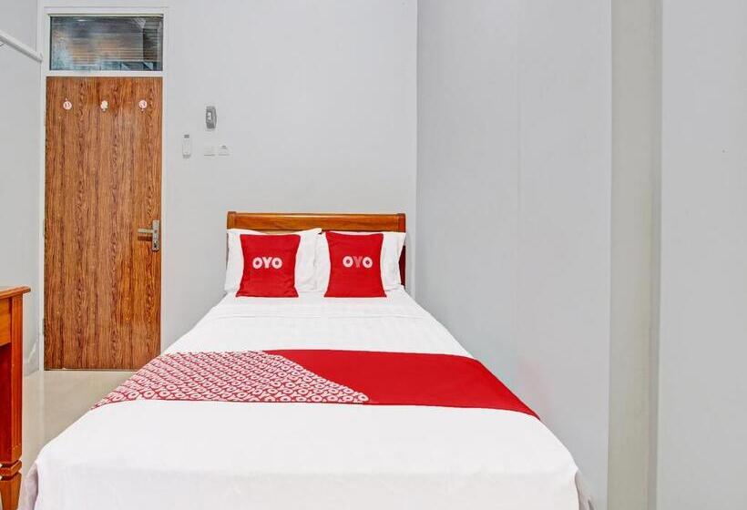 فندق Oyo 91960 Fariza House Syariah