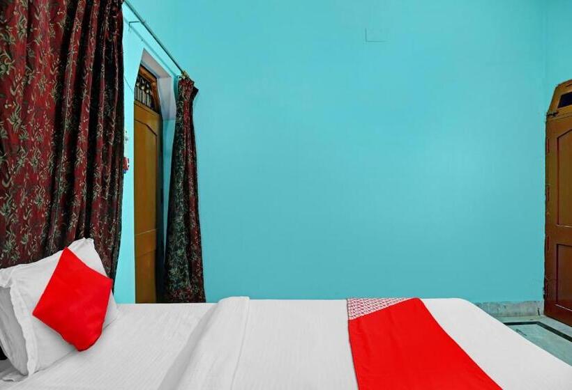 Отель Oyo Flagship 70391 Babas House Banaras Railway Station