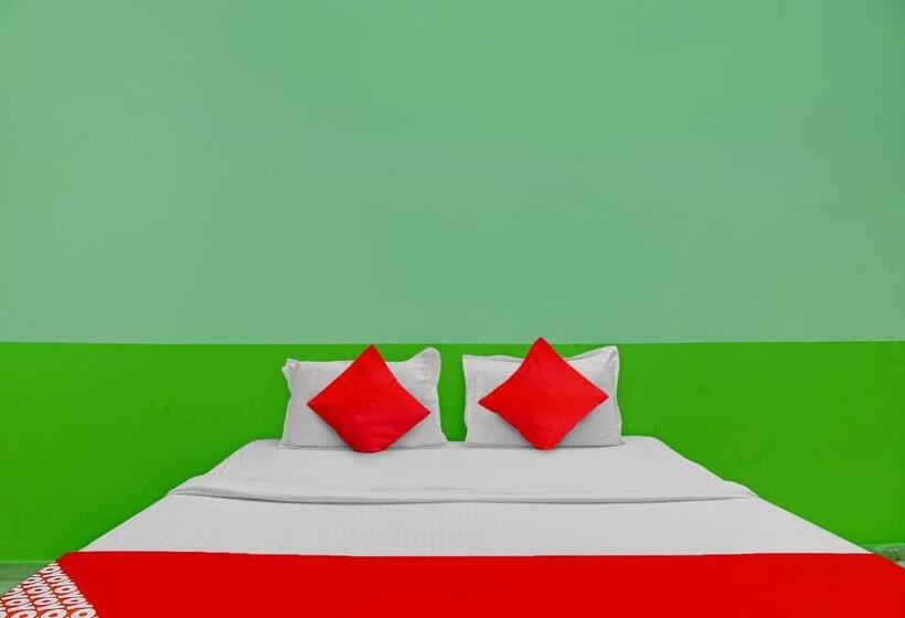 Отель Oyo Flagship 70391 Babas House Banaras Railway Station