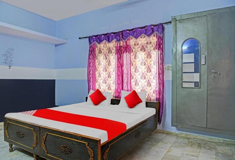 Отель Oyo Flagship 70391 Babas House Banaras Railway Station