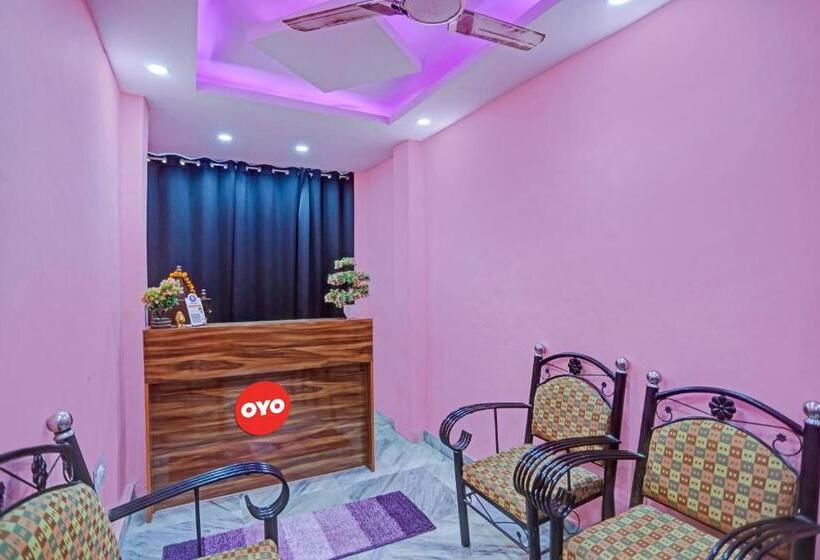 Отель Oyo Flagship 70391 Babas House Banaras Railway Station