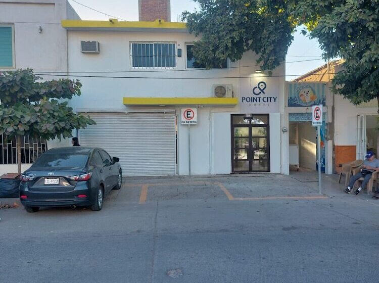 בית מלון כפרי Point City