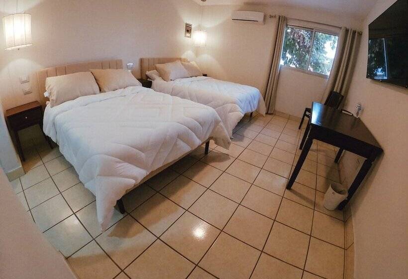 בית מלון כפרי Point City