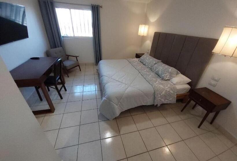 בית מלון כפרי Point City