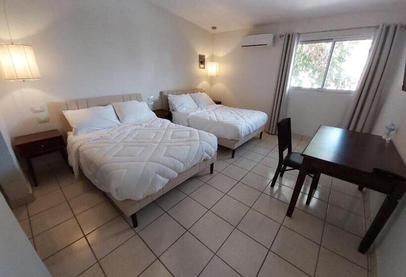 בית מלון כפרי Point City