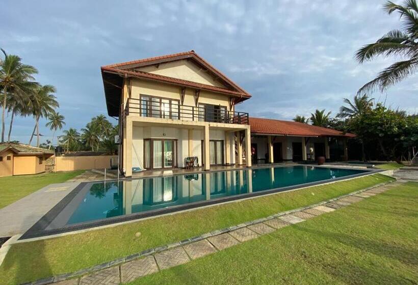 فندق Reef Bungalow