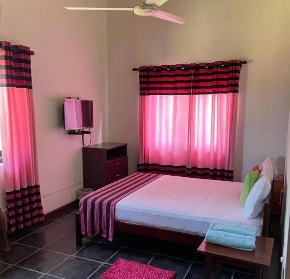 فندق Reef Bungalow