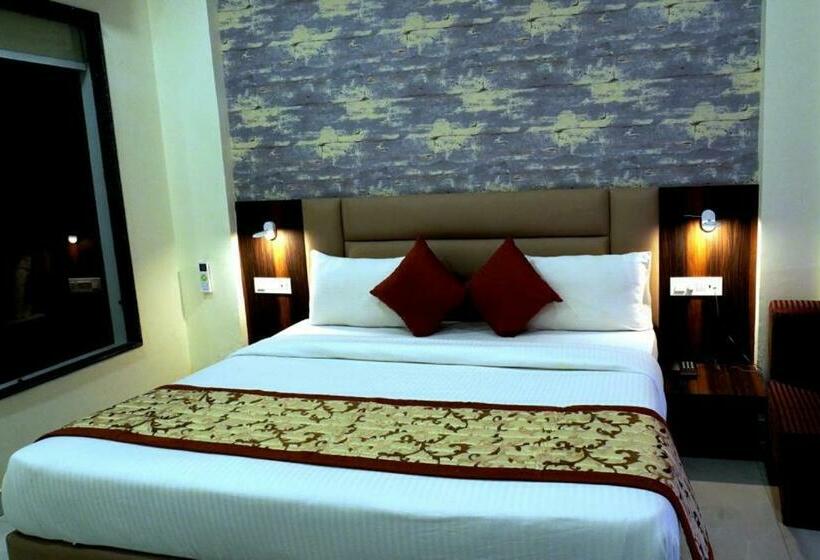 ホテル Royal Suites By Park Tree, Chakki Mor