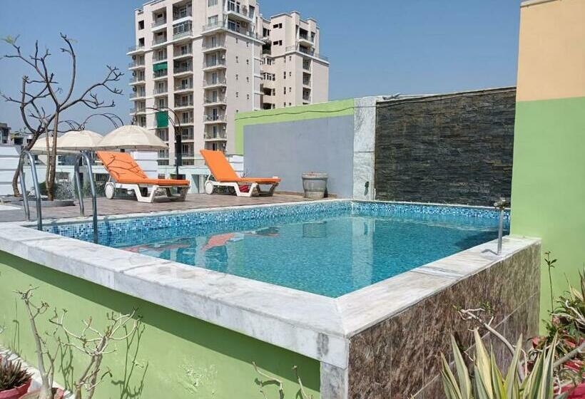 ホテル Royal Suites By Park Tree, Chakki Mor