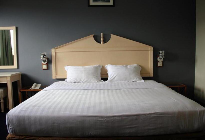 בית מלון כפרי Sandakan Inn