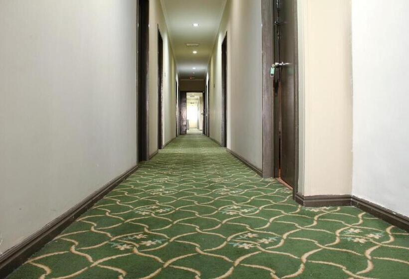 בית מלון כפרי Sandakan Inn